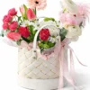 Blumenarrangement in einem Mix Premium-Korb